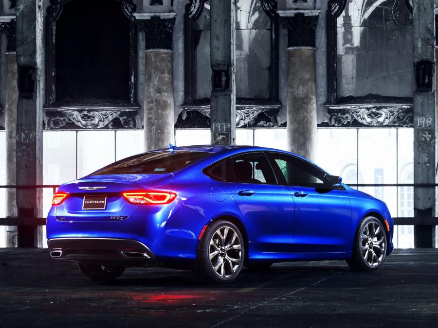  Chrysler 200 S 2014 года  (фото 5 из 69)